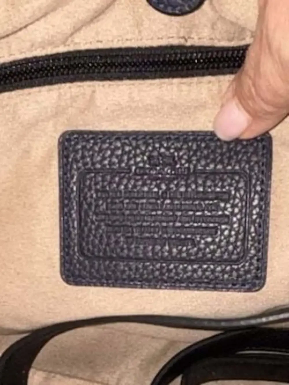 2013 coach pebbled black leather shoulder bag good condition